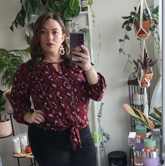 Meet your Posher, Sarah - Picture 1 of 1